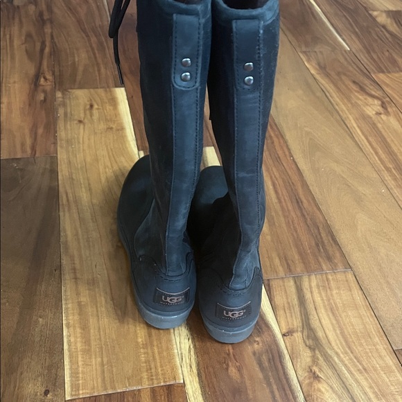 UGG Black Cozy Boots - Picture 2 of 9